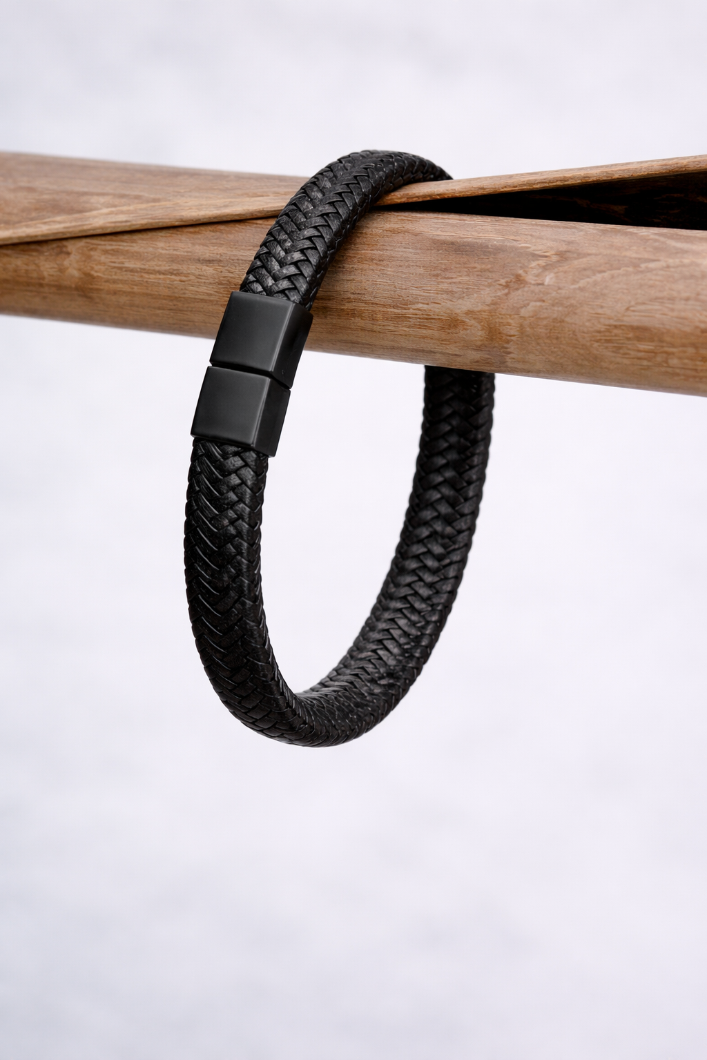 Elegant Men's Magnetic Bracelet