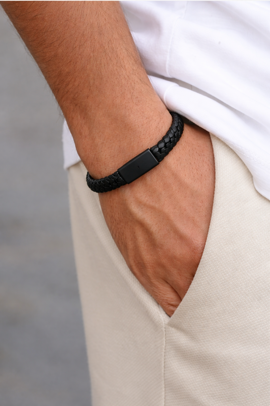Elegant Men's Magnetic Bracelet